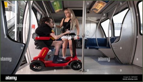 All About Rickey Berwick: The Internet Sensation